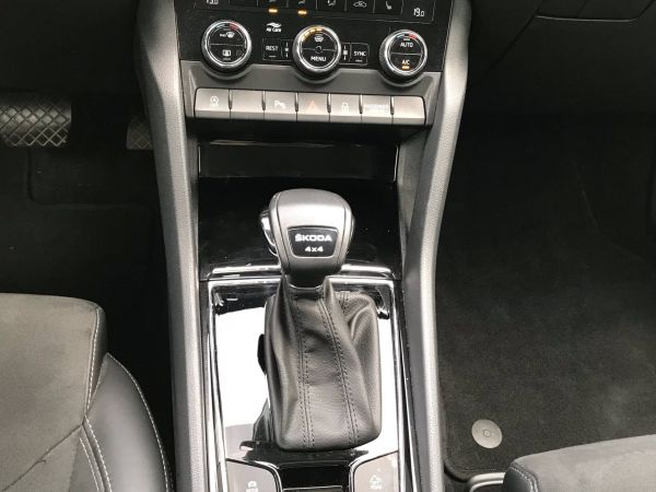 Autokomplex Menčík