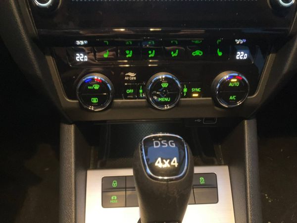 Autokomplex Menčík