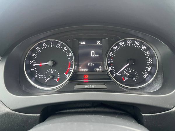 Autokomplex Menčík