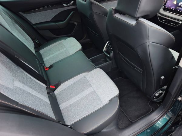 Autokomplex Menčík