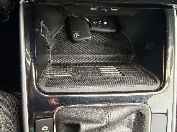 Autokomplex Menčík