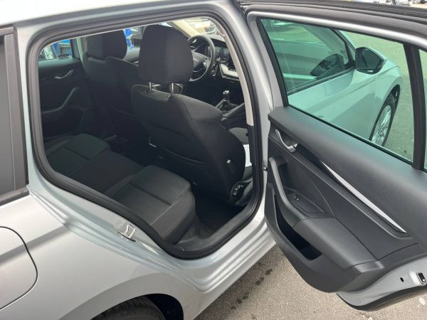 Autokomplex Menčík